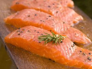 Il dibattito aperto sul salmone geneticamente modificato